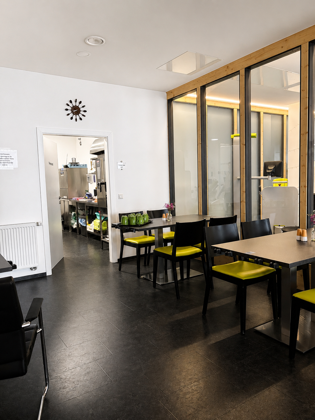 Bistro und Aufenthaltsbereich